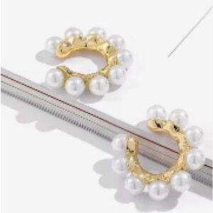 Elegant Gold and White Pearl Earring Cuff